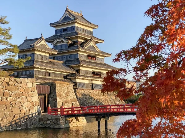 Titel Matsumoto Kasteel Met Esdoorn Bladeren Herfst Nagano Japan — Stockfoto