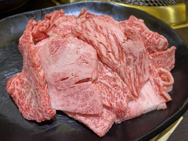 Premium Japonês Wagyu Carne Cortada Placa Para Yakiniku — Fotografia de Stock