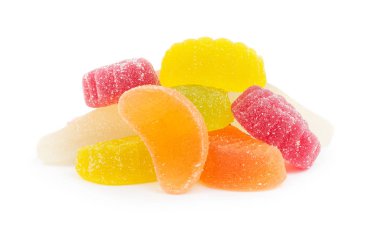 Renkli meyve marmelade şekerler izole yığını