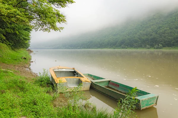 Barcos en el río — Foto de Stock