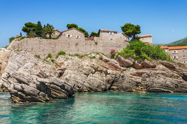 Sveti Stefan Adası yan görünüm