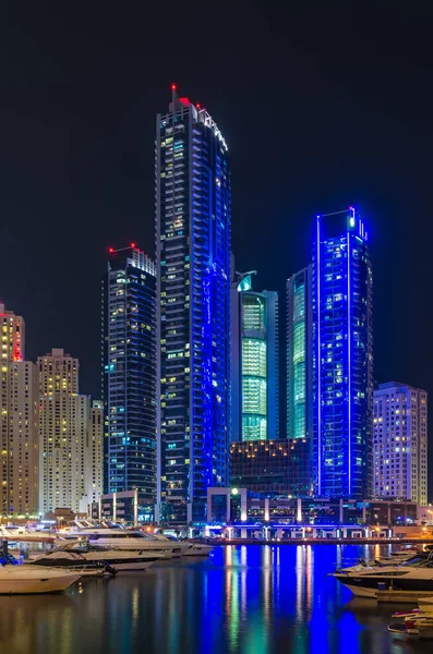 Night lights of Marina Bay in Dubai — Stock Photo, Image