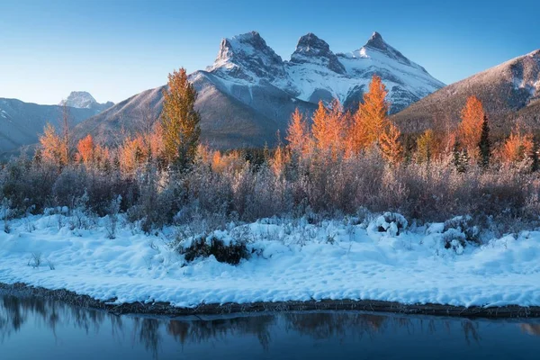 Almost Nearly Perfect Reflection Three Sisters Peaks Bow River Canmore — Stock Photo, Image