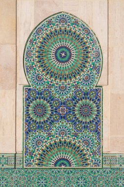 Hasan II Camii, Fas 'ın Kazablanka şehrinde bir camidir. Afrika 'daki en büyük camidir ve dünyanın en büyük üçüncü camisidir. Projenin minaresi, 210 metre İnşaat Detaylarıyla dünyanın en yüksek ikinci minaresi oldu.