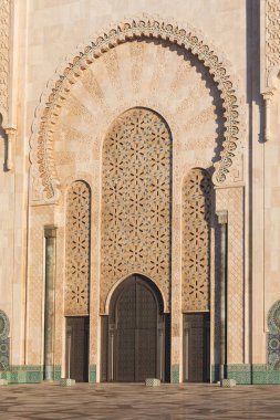 Hasan II Camii, Fas 'ın Kazablanka şehrinde bir camidir. Afrika 'daki en büyük camidir ve dünyanın en büyük üçüncü camisidir. Projenin minaresi, 210 metre İnşaat Detaylarıyla dünyanın en yüksek ikinci minaresi oldu.