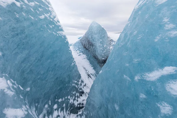 Berge Mit Wolken Auf Der Antarktis Gletscher Eisberge Und Eishöhlen — Stockfoto