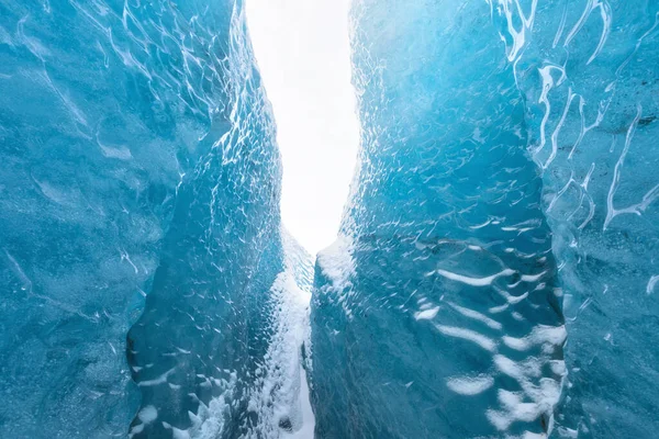 그린란드에 남반구의 동굴입니다 지구의 변화입니다 지구의 생태학적 균형의 성이죠 얼음으로 — 스톡 사진