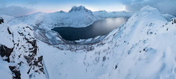 Panorama Fiordos Nevados Cordillera Senja Noruega Increíble Paisaje Marino Natural — Foto de Stock