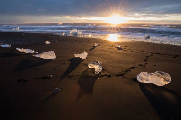 Hermosa Puesta Sol Sobre Famosa Playa Diamond Islandia Esta Playa — Foto de Stock