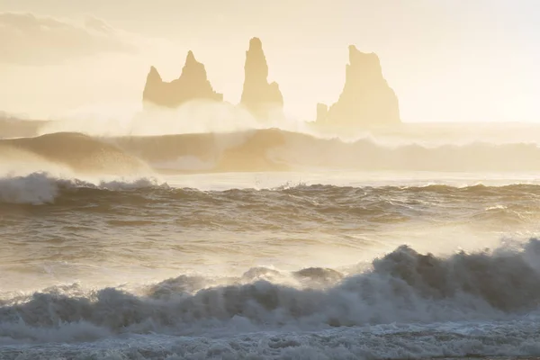Reynisdrangar Klippformationer Vid Cape Dyrholaey Byn Vik Myrdal Fantastiska Island — Stockfoto