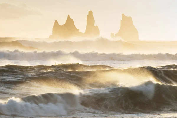 Reynisdrangar Klippformationer Vid Cape Dyrholaey Byn Vik Myrdal Fantastiska Island — Stockfoto