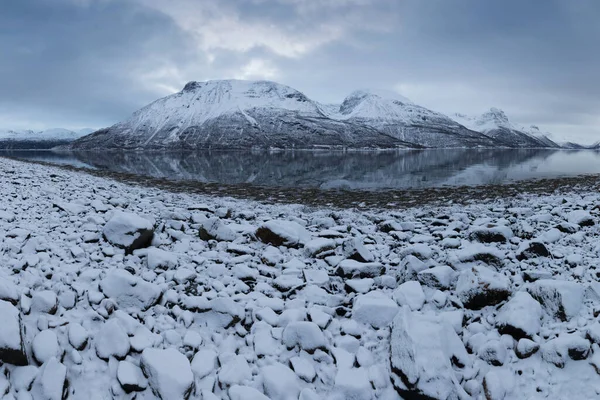 Panorama Fiordi Innevati Catena Montuosa Senja Norvegia Incredibile Norvegia Paesaggio — Foto Stock