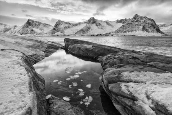 Panorama Fiordos Nevados Cordillera Senja Noruega Increíble Paisaje Marino Natural —  Fotos de Stock