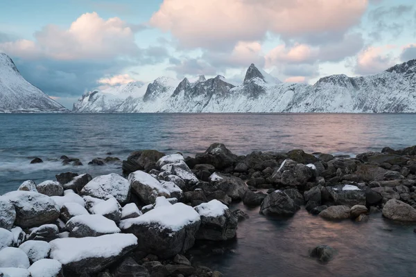 Panorama Fiordos Nevados Cordillera Senja Noruega Increíble Paisaje Marino Natural — Foto de Stock