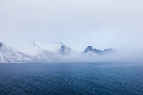 Panorama Fiordos Nevados Cordillera Senja Noruega Increíble Paisaje Marino Natural — Foto de Stock