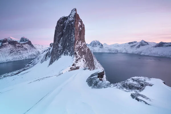 Panorama Van Besneeuwde Fjorden Bergketen Senja Noorwegen Verbazingwekkende Noorse Natuur — Stockfoto