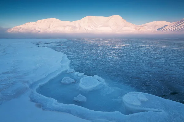 Норвегия Ландшафтная Ледяная Природа Ледниковых Гор Шпицберген Лонгйирбин Шпицберген Арктический — стоковое фото