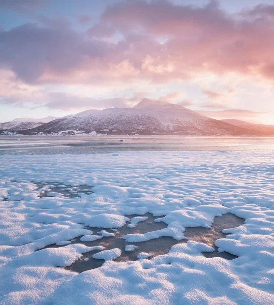 Krajobraz Norwegii Natura Lodowcowej Góry Spitsbergen Longyearbyen Svalbard Ocean Arktyczny — Zdjęcie stockowe