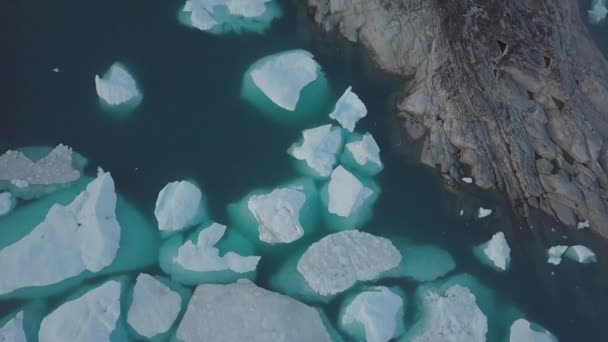 Batı Grönland Daki Disko Körfezi Nde Farklı Şekillerde Devasa Buzdağları — Stok video