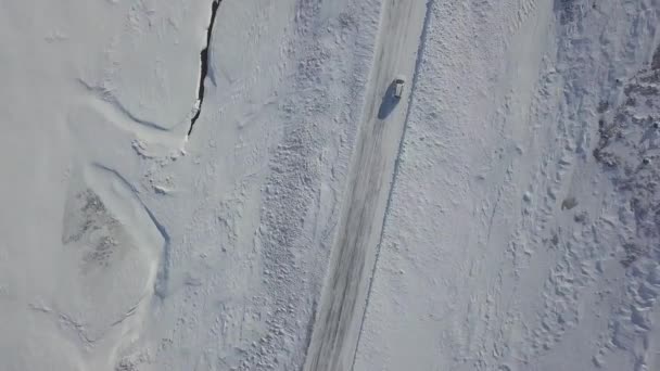 Auto Fährt Winter Auf Straße Norwegen Luftaufnahme — Stockvideo