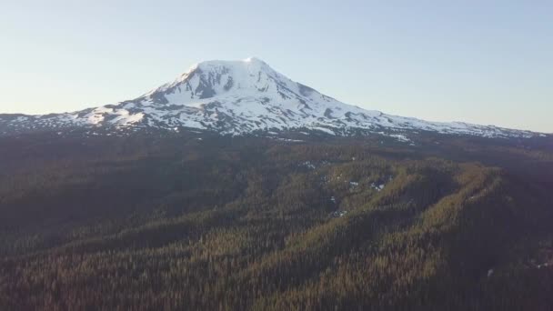 Hermoso Paisaje Con Montaña Amanecer — Vídeo de stock