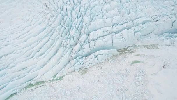 Огромные Айсберги Естественном Фоне — стоковое видео