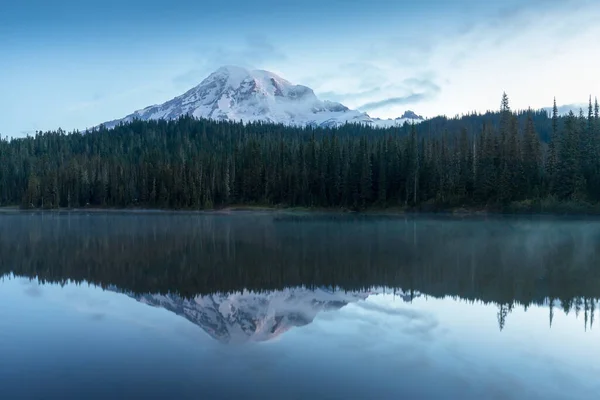 Vista Hermosa Montaña Lago — Foto de Stock