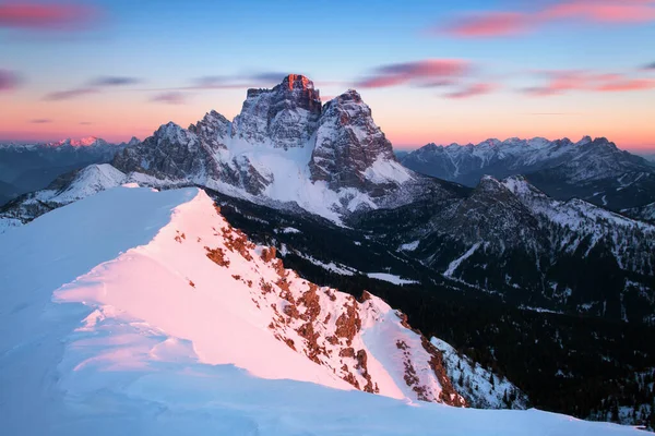 Vista Hermosa Montaña Invierno —  Fotos de Stock