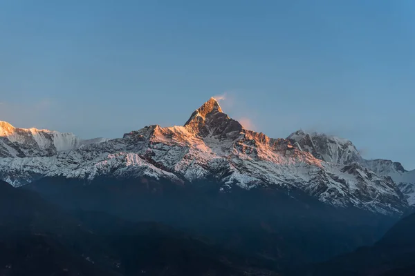 Vista del amanecer de Machapuchare en Dhampus Pokhara Nepal . — Foto de Stock