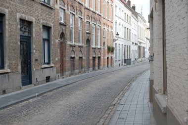 Belçika - Brugge, 30 Ekim 2019: Turizm Merkezi Brugge Belçika 'nın orta çağdaki binalarının mimarisi zencefilli çörekten evler yapıyor.