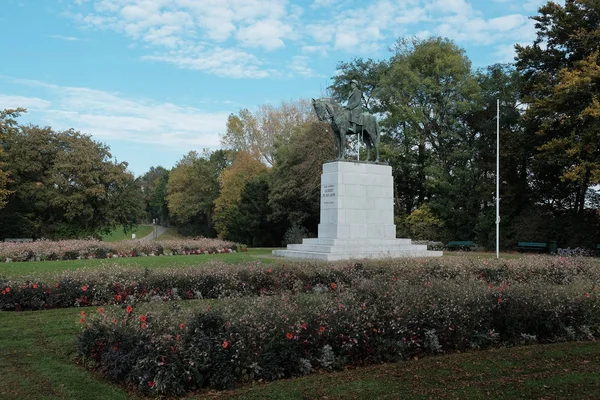 Bélgica Brujas Octubre 2019 Monumento Pedestal Escritor Militar Gobernante —  Fotos de Stock