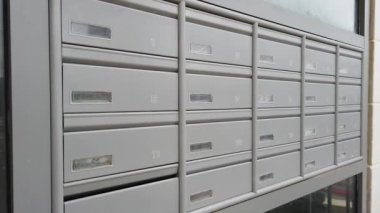 ISRAEL - Netanya, 14 Mart 2020: Bir apartmanda metal posta kutuları