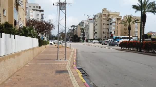 Israel Netanya March 2020 コロナウイルスの検疫によって空になったNetanyaイスラエルの都市中心部の写真 — ストック動画