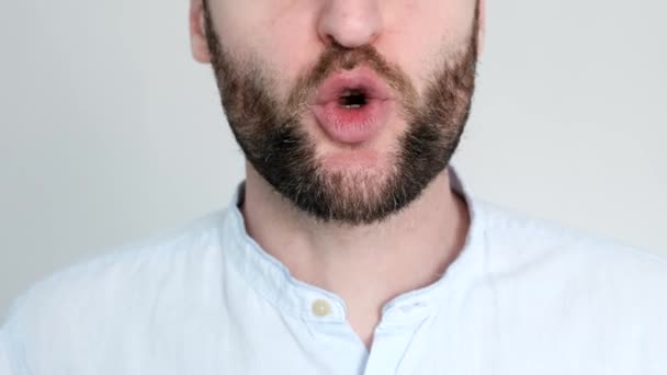 Male Mouth Beard Big Lips Screaming Camera — Stock Video