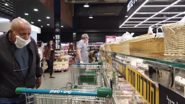 Israel Netanya Března 2020 Kupující Ochranné Masce Nakupování Během Pandemie — Stock video
