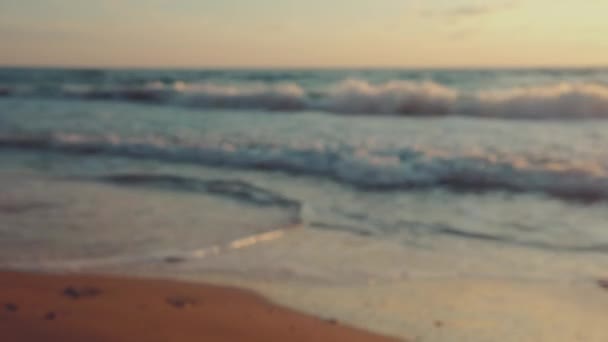 Schöne Defokussierte Abstrakte Goldene Verschwommene Meerwasser Hintergrund Sanfte Wellen Des — Stockvideo