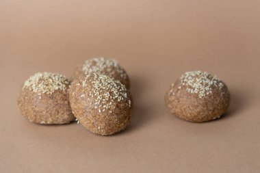 Badem unu ve psyllium 'dan yapılmış keto ekmeği..