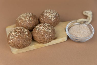 Badem unu ve psyllium 'dan yapılmış keto ekmeği..
