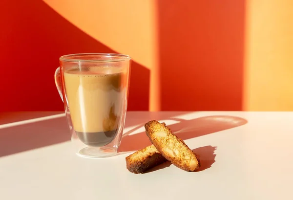 Biscotti Biscuits Aux Amandes Une Tasse Café Sur Table Sur — Photo