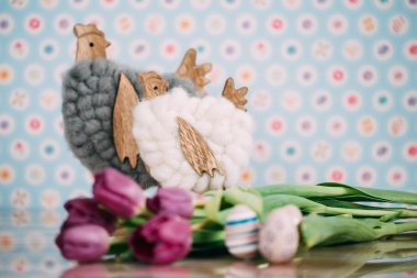 Süslemeleri ile güzel Paskalya ve bahar temalı resimleri.