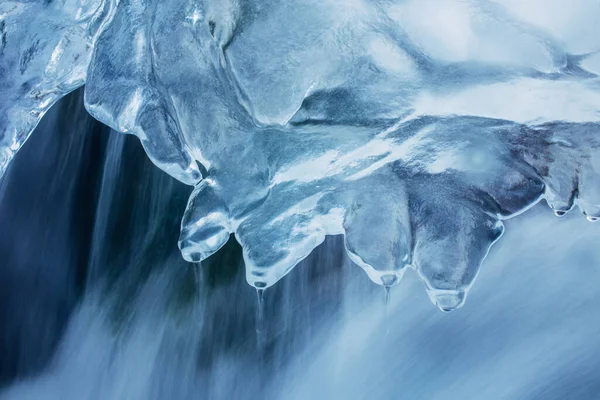 Schmelzendes Eis Auf Dem Fluss Der Frühling Kommt — Stockfoto