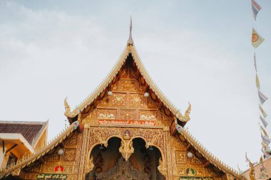 Chiang Mai, Tayland - 15 Temmuz 2019 Tayland 'da turistlerin en çok ziyaret ettiği yerlerden biri olan Chiang Mai' deki güzel Buda tapınakları.