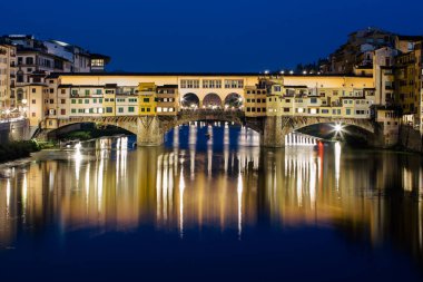 Ponte Vecchio 'nun gece fotoğrafları, Floransa-İtalya