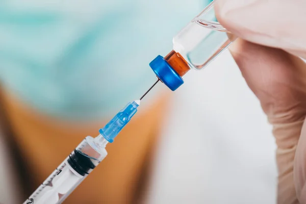 Vaccine Bottle Syringe Doctors Hands Close Covid Coronavirus Concept — Stock Photo, Image