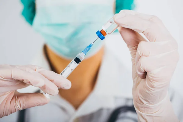Vaccine Bottle Syringe Doctors Hands Close Covid Coronavirus Concept — Stock Photo, Image