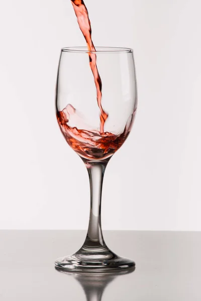 Vino Versando Bicchiere Vino — Foto Stock