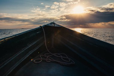 Romanya 'nın Tuna Deltası' nı keşfedin. Kanyonları ve güzel günbatımları olan doğal rezervler. Tekne gezileri ve gezintiler.. 