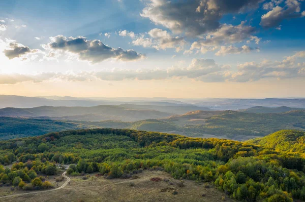 Schöner Sonnenuntergang Über Der Herbstlichen Landschaft Von Einer Drohne Aus — Stockfoto