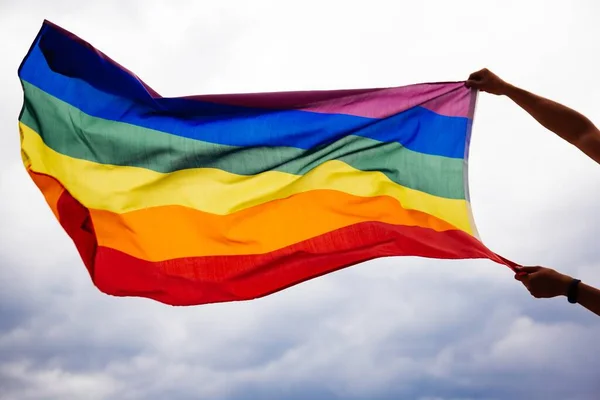 Lgbt Gay Bandiera Soffiato Nel Vento — Foto Stock