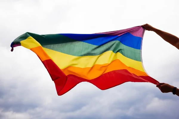 Lgbt Gay Bandiera Soffiato Nel Vento — Foto Stock